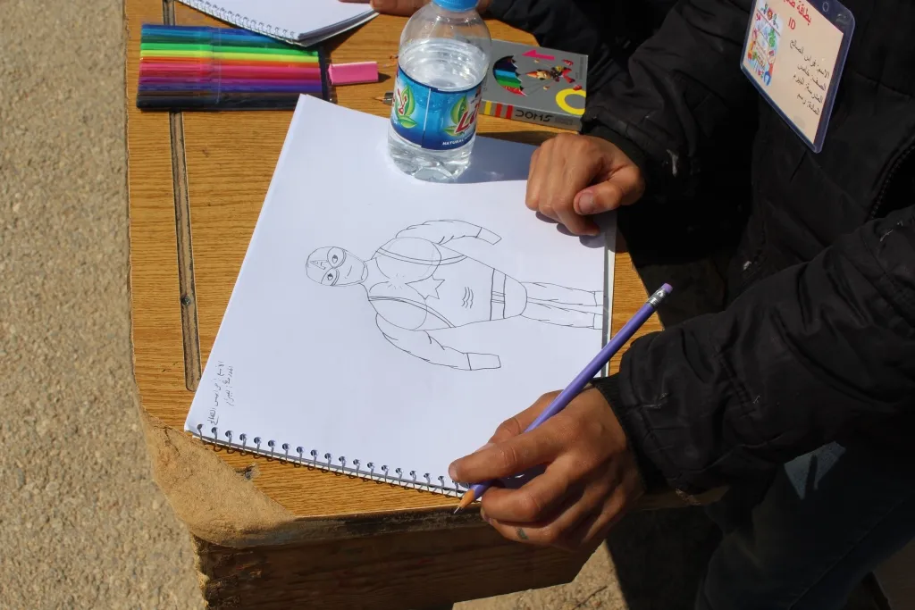 Bi boneya 4’ê Nîsanê, li Minbicê pêşbirka wênexêzî û destxetê