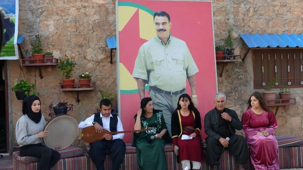 Li Kobanê bi boneya 4'ê Nîsanê, şevbuhêrkeke stran û helbestan