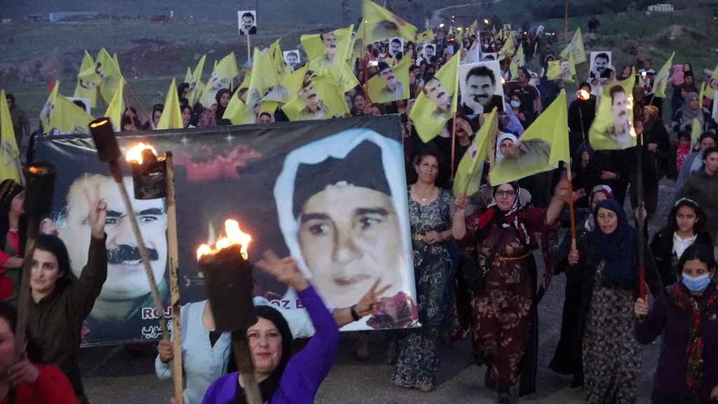 Bi boneya rojbûna rêber Ocalan meşek li Qereçoxê hate lidarxistin