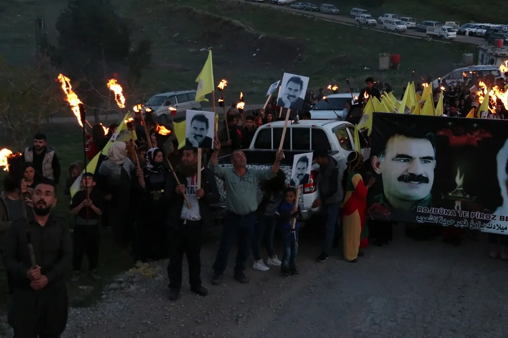 Bi boneya rojbûna rêber Ocalan meşek li Qereçoxê hate lidarxistin