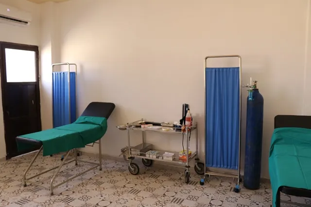 Li Qamişlo klînîkên gel alîkariya şêniyan dike