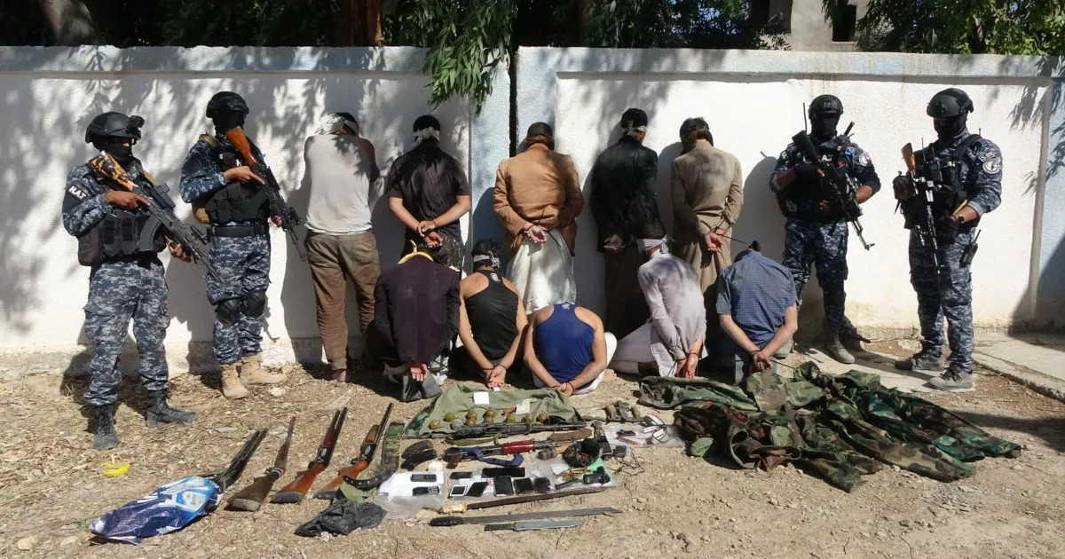 QSD`ê li gundewarên rojavayê Dêrazorê 24 çeteyên DAIŞ`ê girtin