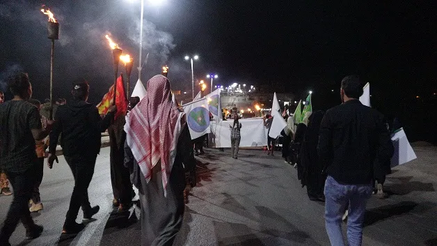 Ciwanên Tebqa û Reqayê berxwedana gerîla ya dijî dagirkeran silav kir