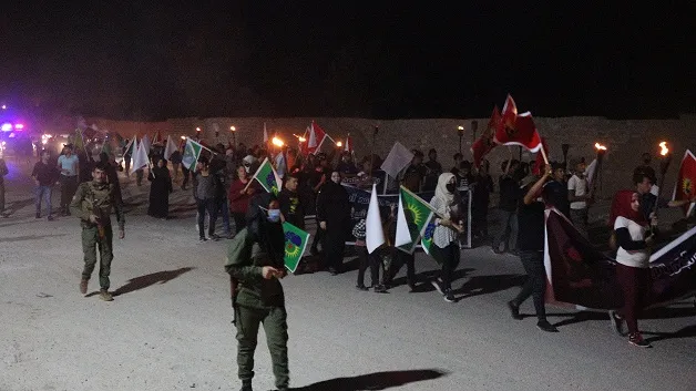 Ciwanên Tebqa û Reqayê berxwedana gerîla ya dijî dagirkeran silav kir