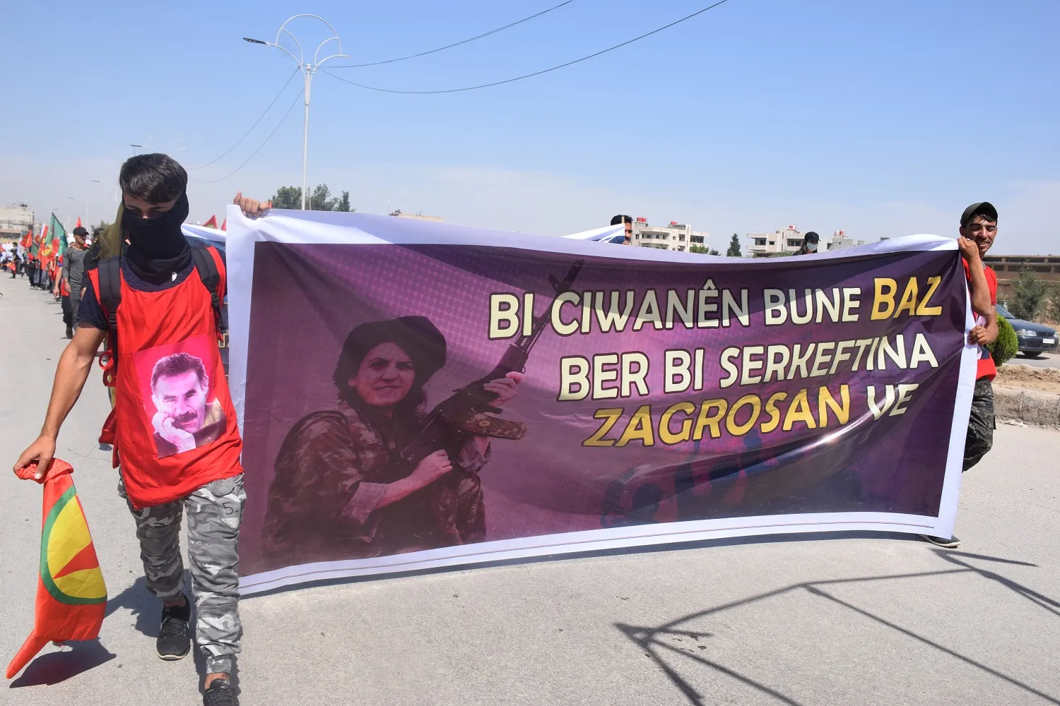 Meşa dirêj a ji Qamişlo heta Dêrikê dest pê kir