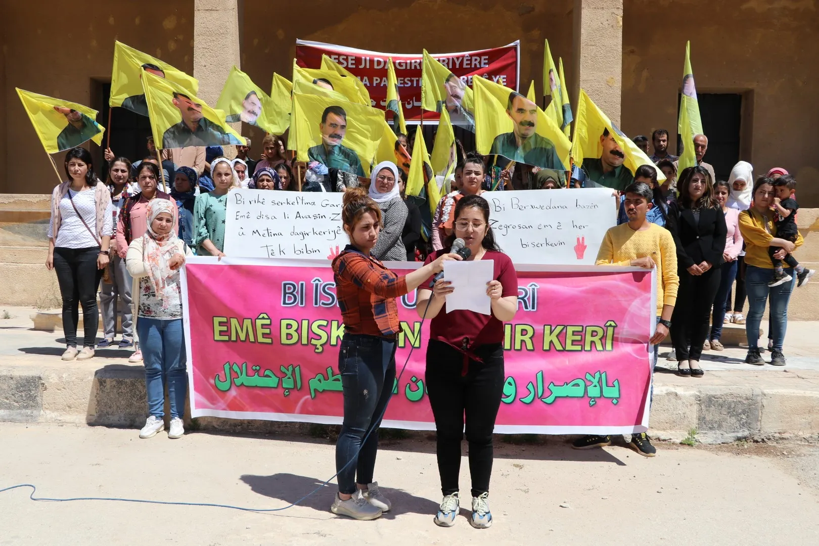​​​​​​​Mamosteyên Efrînê: Berxwedana li dijî qirkirinê îradeya Kurdan nîşan dide
