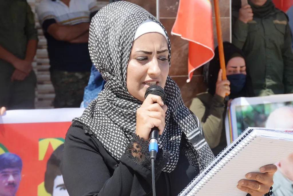 Bi boneya Roja Şehîdan li herêma Cizîrê meşên girseyî