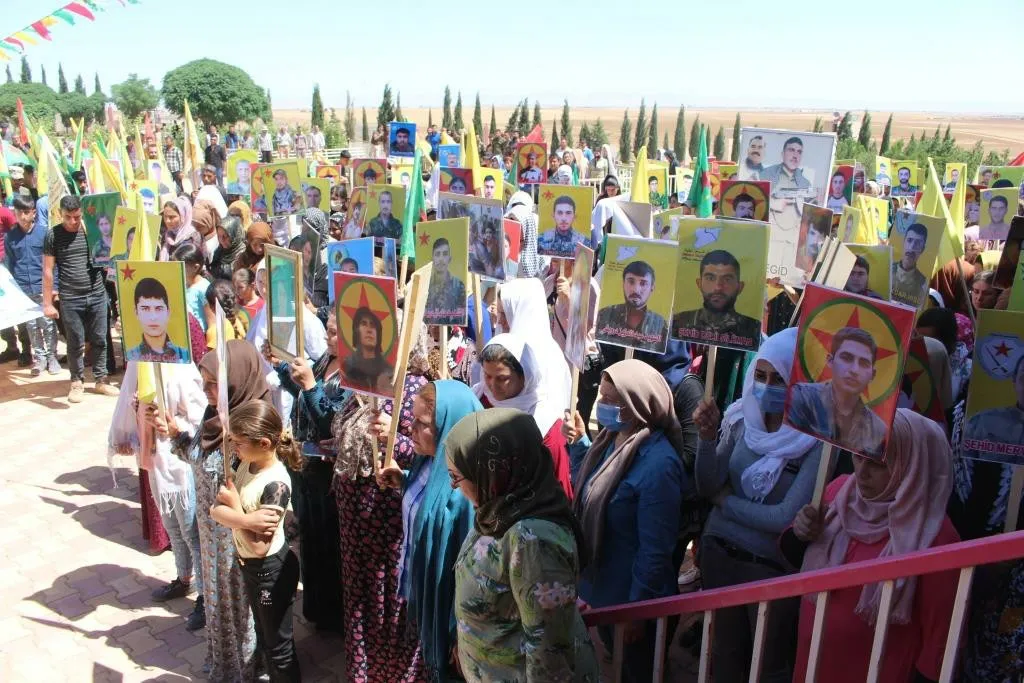 Bi boneya Roja Şehîdan li herêma Cizîrê meşên girseyî