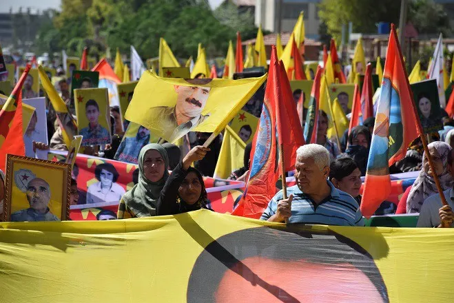 Bi boneya Roja Şehîdan li herêma Cizîrê meşên girseyî