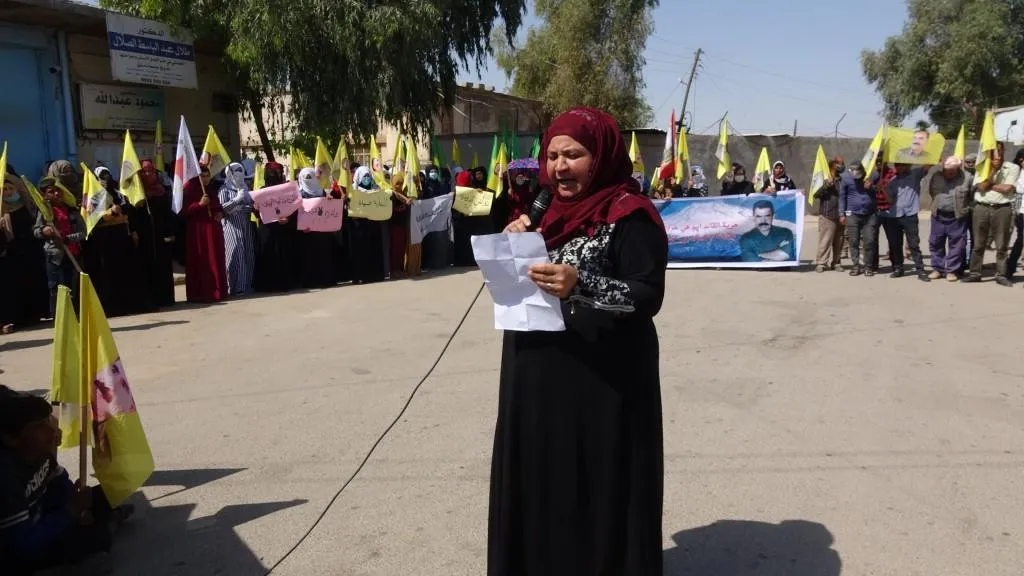 Bi hezaran şêniyên Qamişloyê berxwedana gerîla silav kir û tecrîd şermezar kir