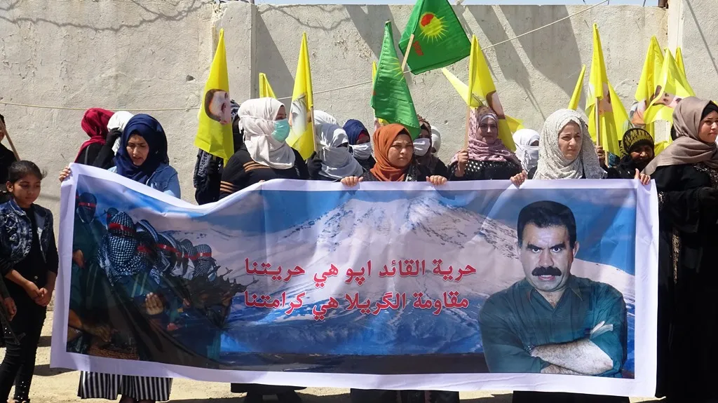 Li Hesekê xwepêşandanên li dijî tecrîdê û êrişên dewleta Tirk