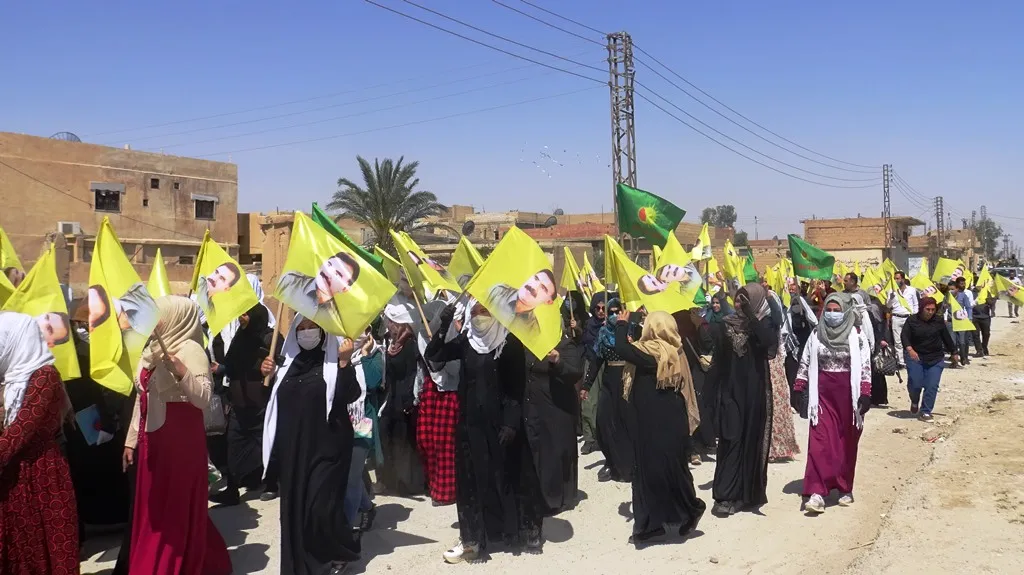 Li Hesekê xwepêşandanên li dijî tecrîdê û êrişên dewleta Tirk