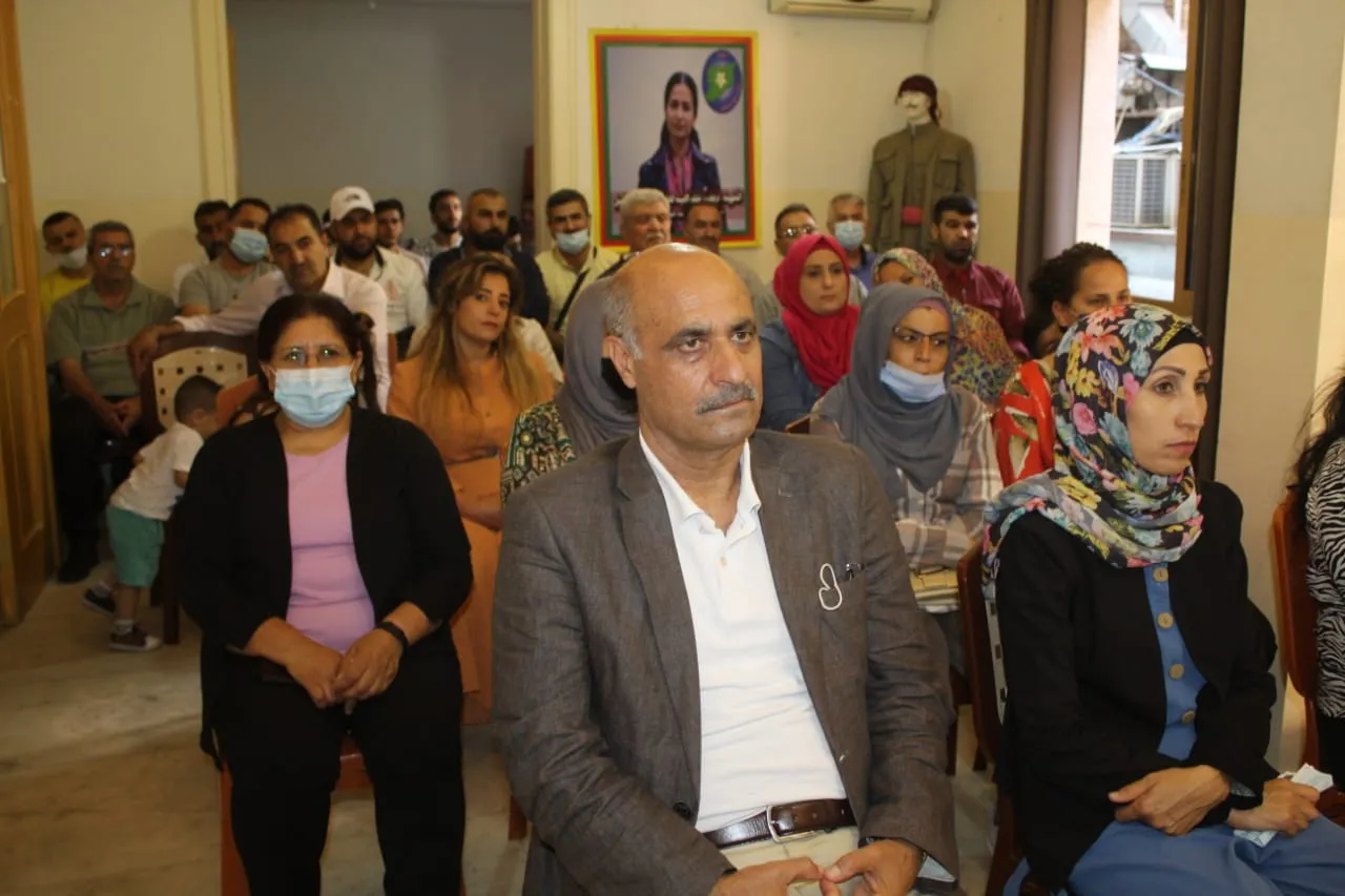Li Beyrûtê bi boneya Cejna Zimanê Kurdî panelek hate lidarxistin