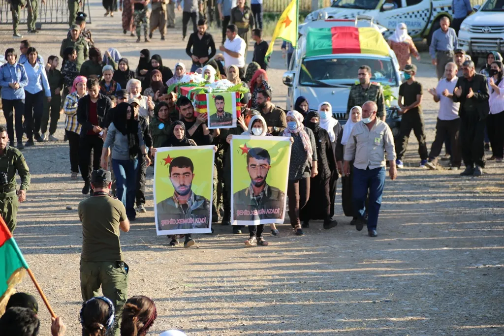 Şehîd Xemgîn Azadî li Dêrikê bi merasîmekê hate oxirkirin