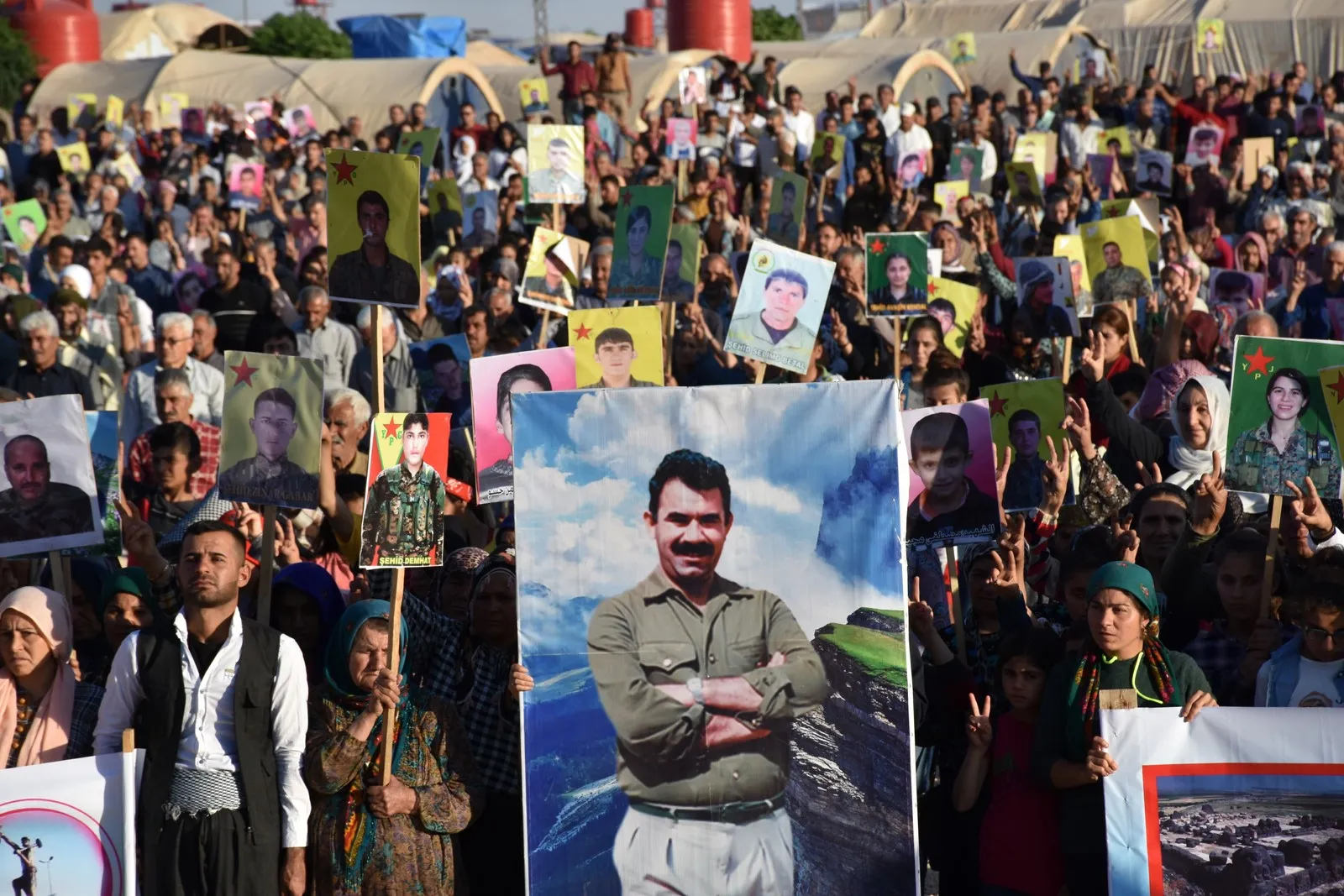 Şêniyên Efrînê li dijî dagirkeriya Tirk meşiyan