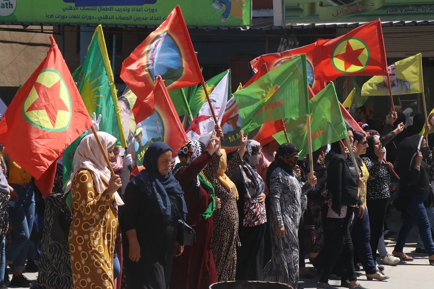 Jinên Qamişloyê banga li pêşmergeyên PDK`ê kir ku nekevin xefika dewleta Tirk