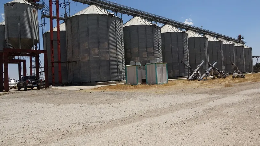 Navendên Dêrikê 2 hezar û 600 ton genim wergirt