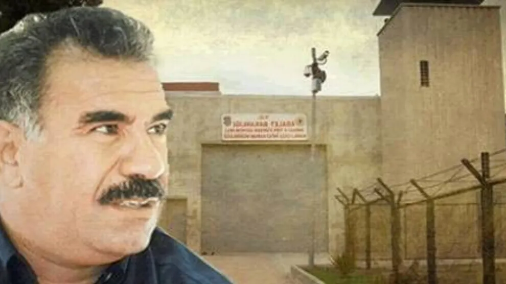 Parêzerên rêber Abdullah Ocalan serî li dozgeriyê da