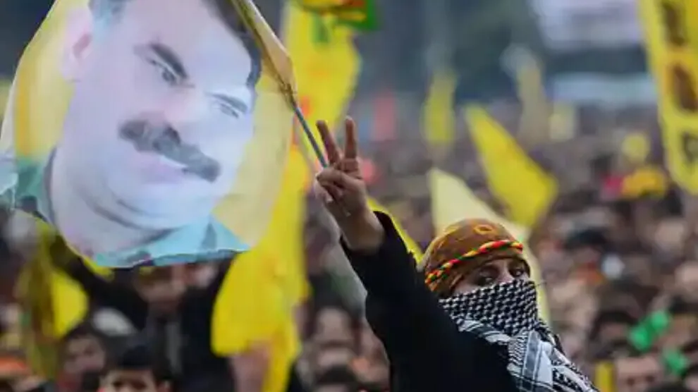 Parêzerên rêber Abdullah Ocalan ji bo hevdîtinê dîsa serî li dozgeriyê da