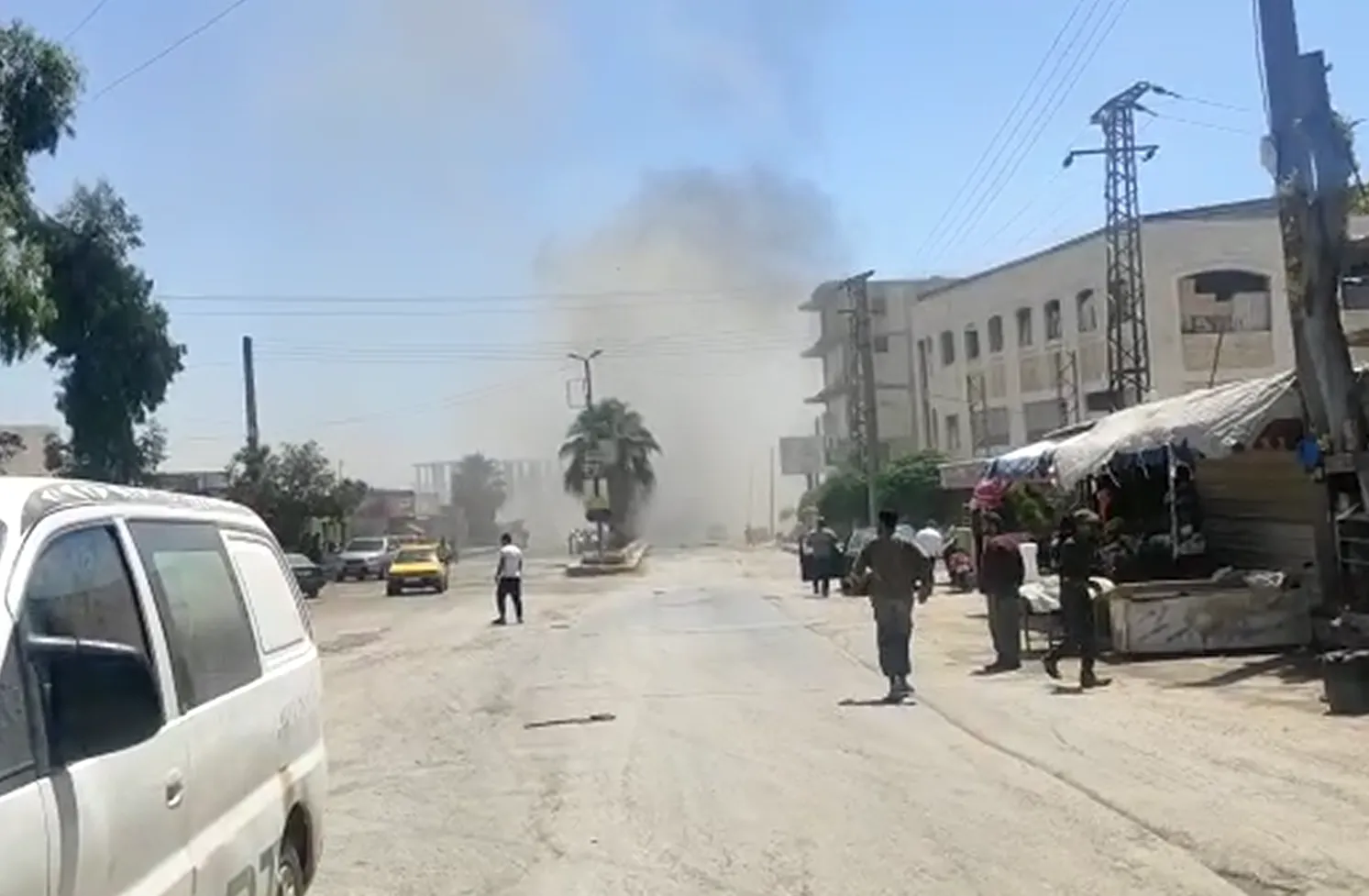 Li pêşiya hola Jîn a li navenda Efrînê teqîn