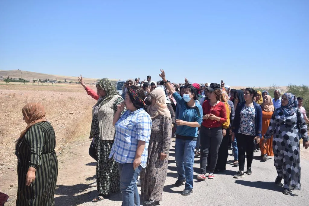 Sersaxî ji malbata şehîd Ezda Dilbirîn re hate xwestin