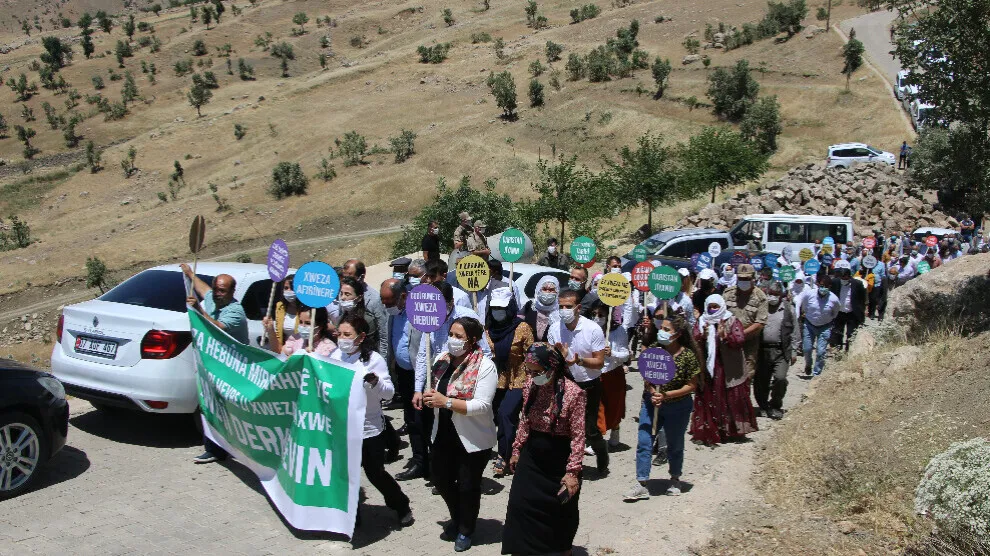 Bi sedan şêniyên Bakurê Kurdistanê ber bi Cûdî ve meşiyan