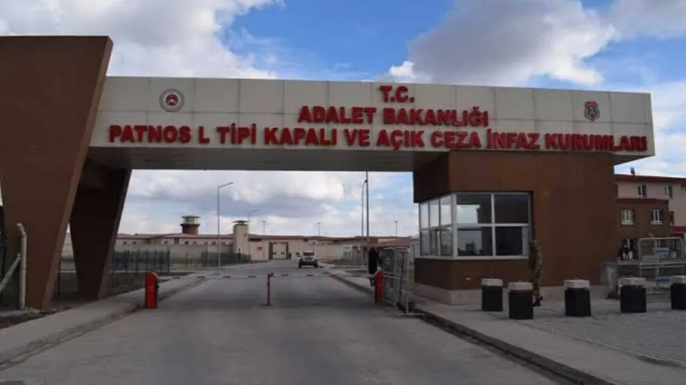 30 gardiyanan li girtiyeke jin xistin