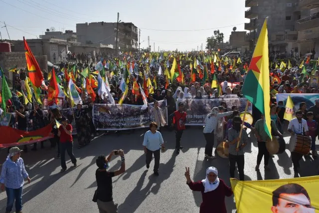Meşa rûmetê ya li dijî dagirkerî û xiyanetê dest pê kir