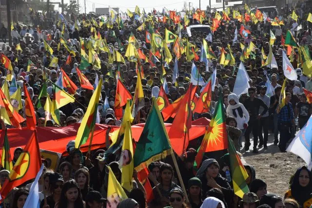 Meşa rûmetê ya li dijî dagirkerî û xiyanetê dest pê kir