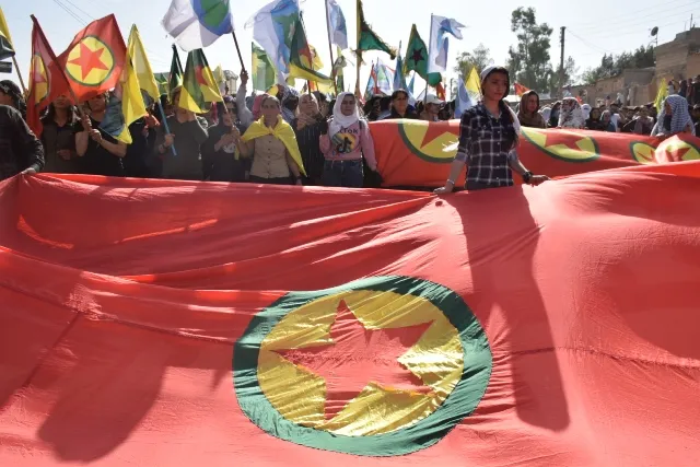 Meşa rûmetê ya li dijî dagirkerî û xiyanetê dest pê kir