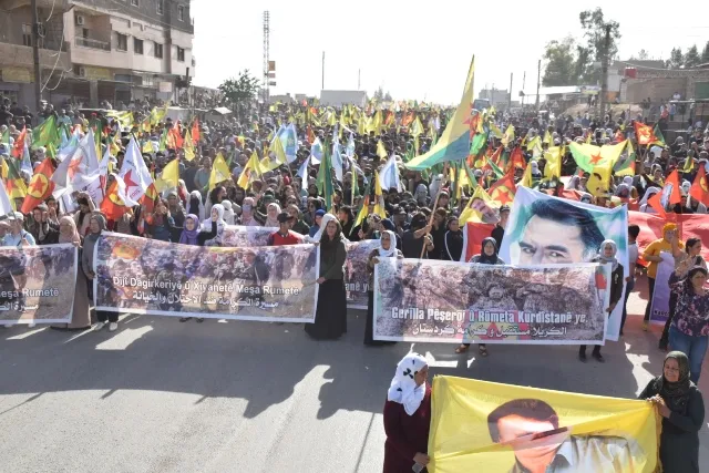 Meşa rûmetê ya li dijî dagirkerî û xiyanetê dest pê kir