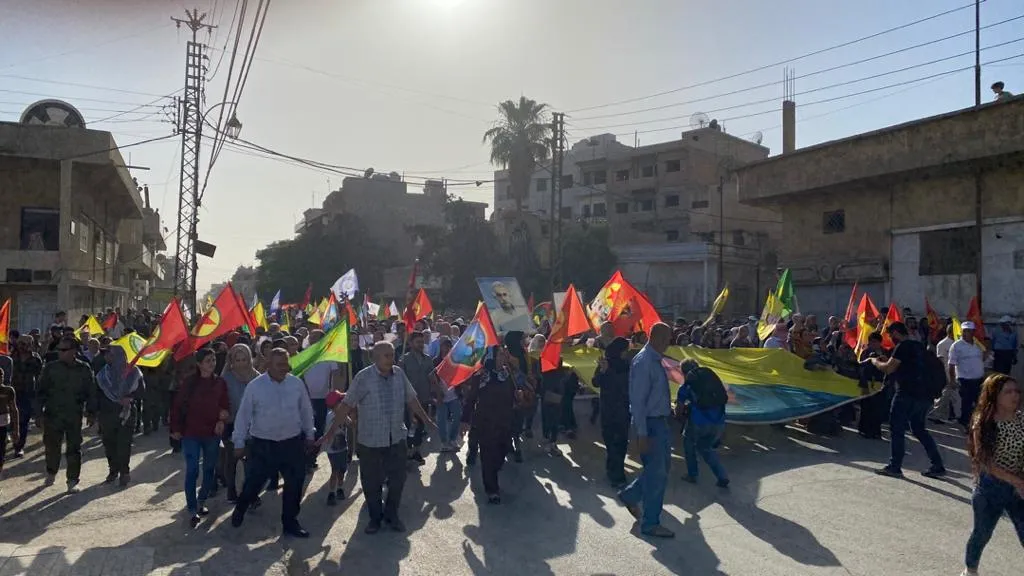 Meşa rûmetê ya li dijî dagirkerî û xiyanetê dest pê kir