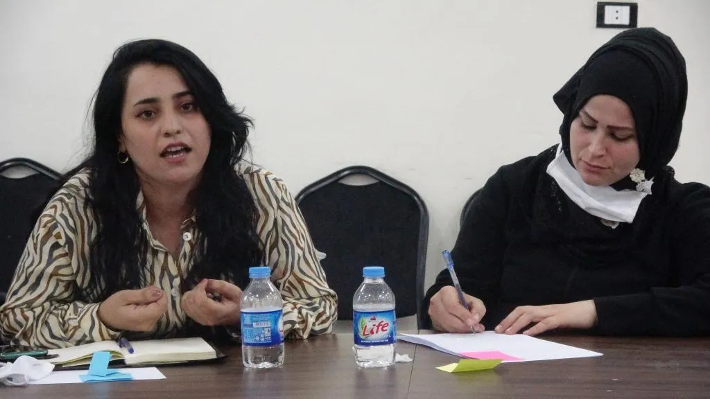 Li Reqayê semînera "Jin û siyaset''