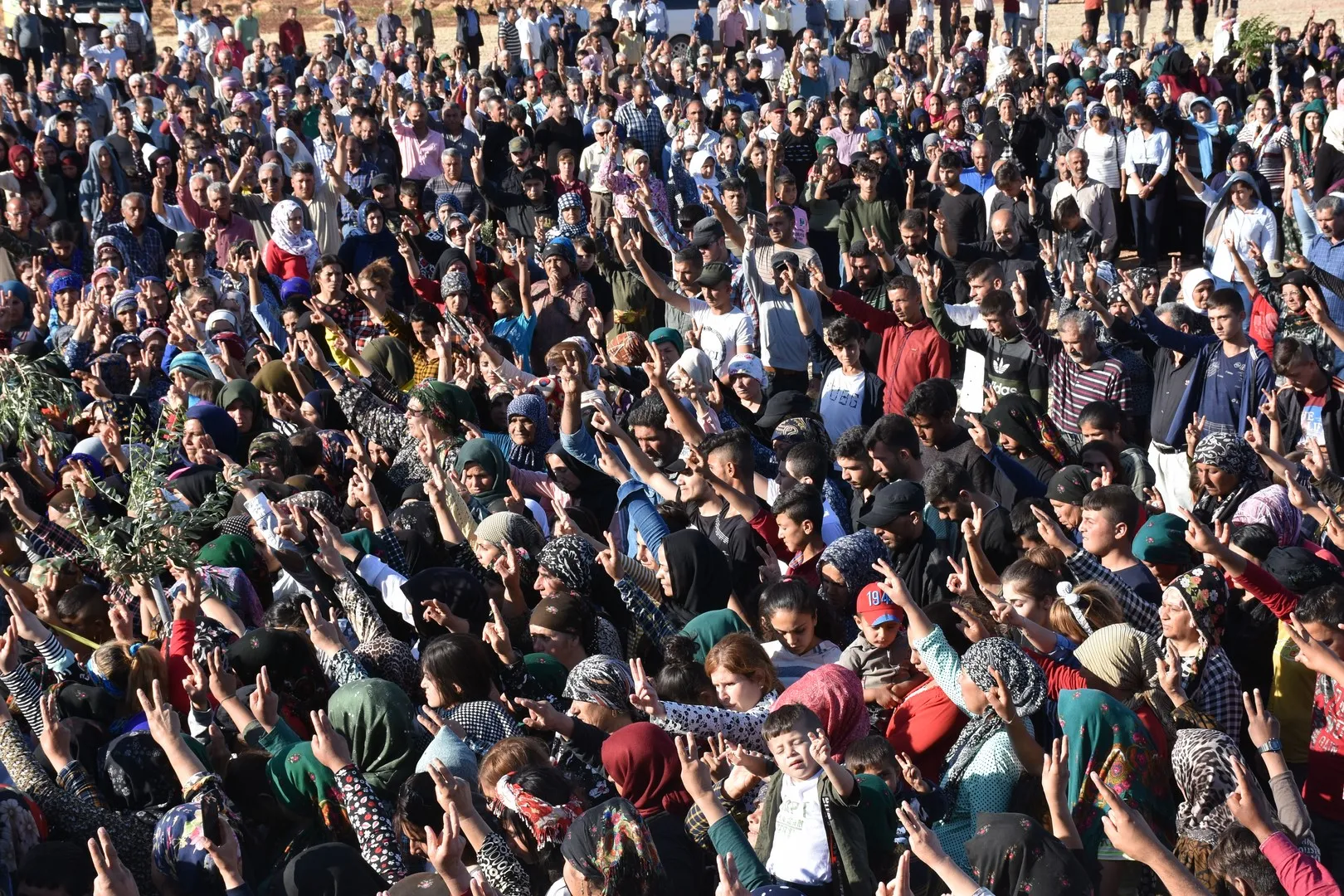 Şêniyên Efrînê şehîd Xelîl Hemo oxir kir