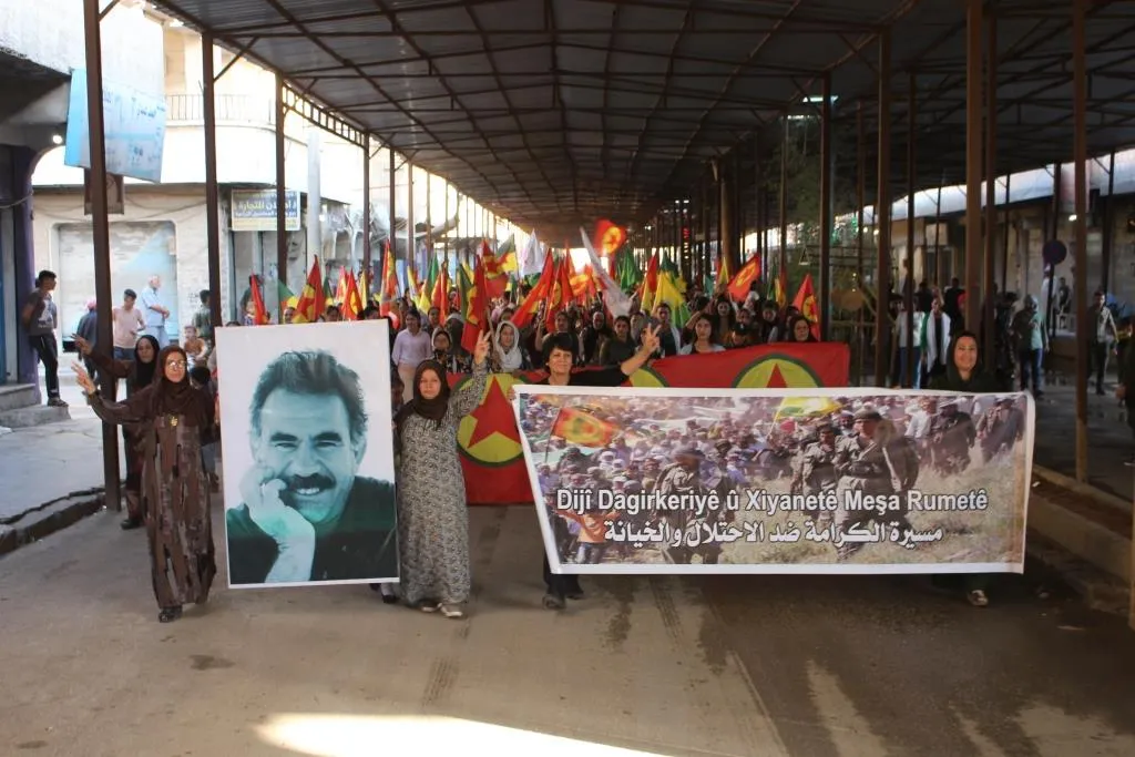 ​​​​​​​Şêniyên Dirbêsiyê û Zirganê li dijî dagirkerî û xiyanetê meşiyan