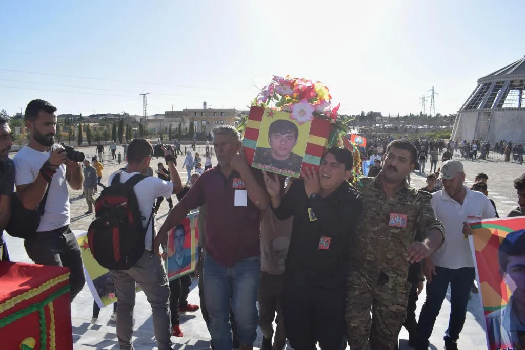 Li Kobanê 3 gerîlayên şehîd hatin bi bîranîn