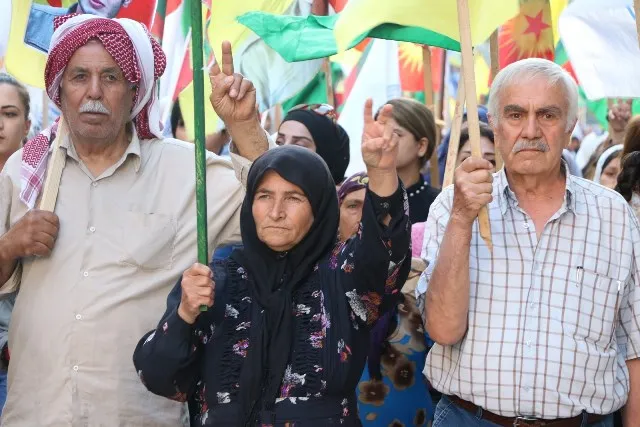 Şêniyên Helebê: Li dijî dagirkeriyê serî hildin û piştgiriya gerîla bikin