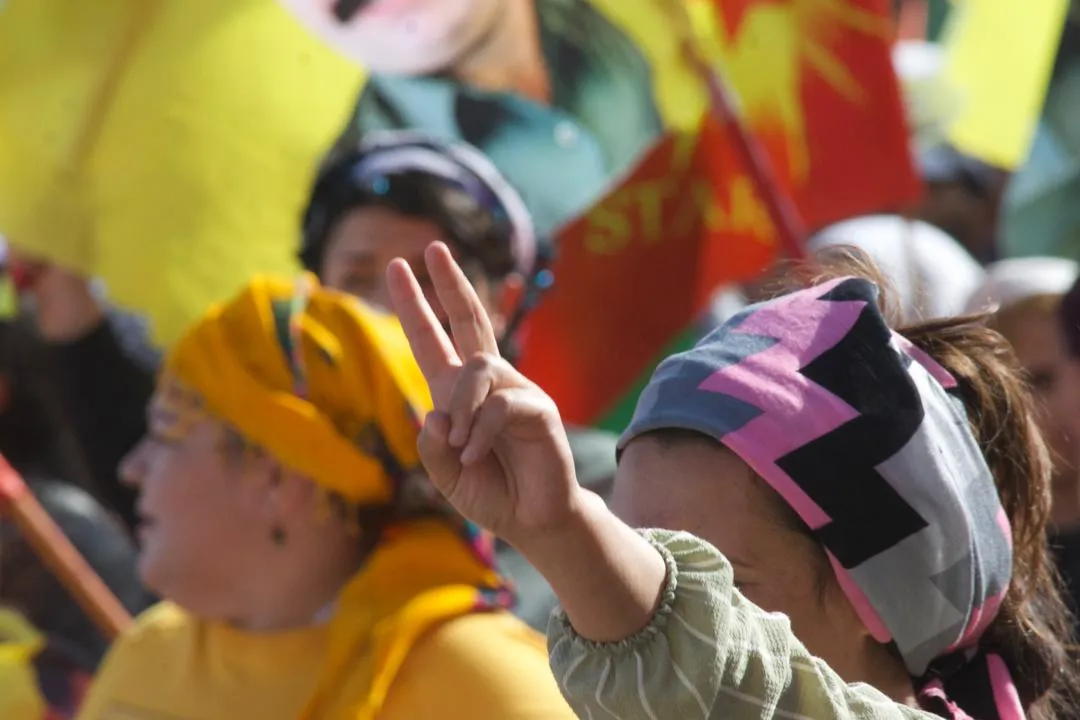 Rojava peyama xwe da: Em bi berxwedana gerîla re ne