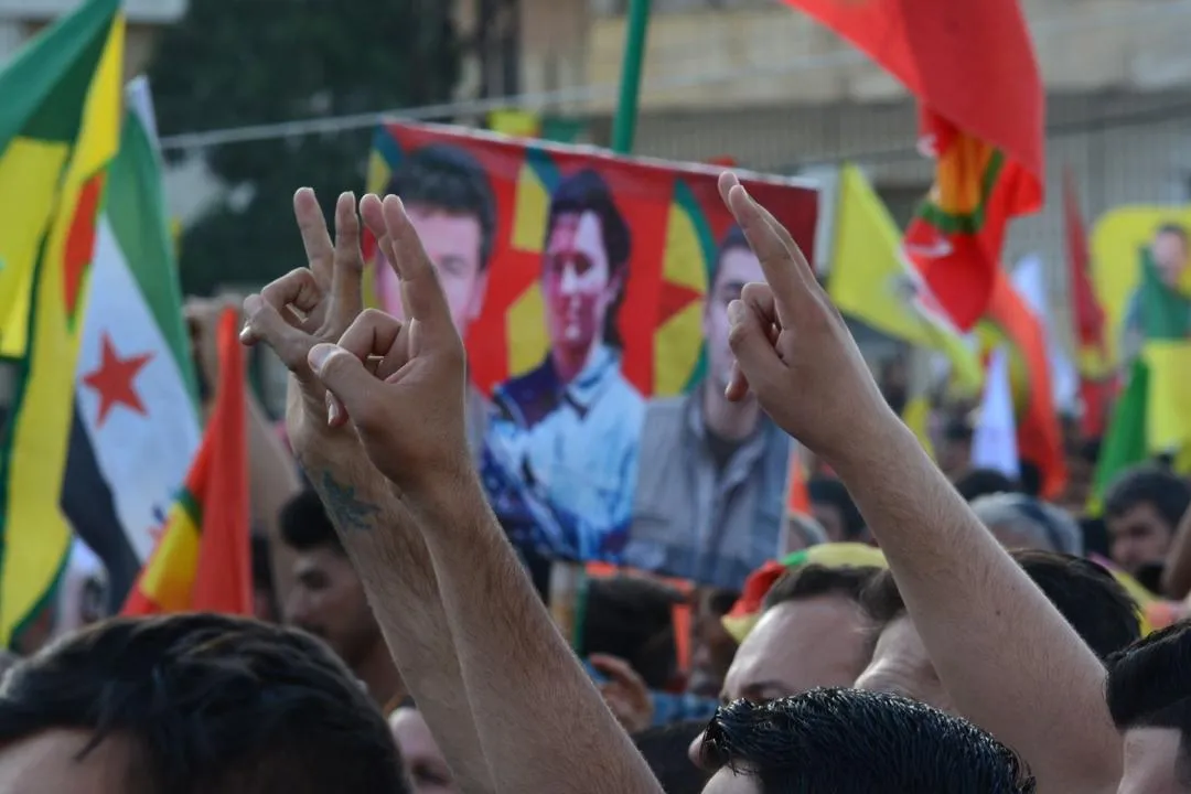 Rojava peyama xwe da: Em bi berxwedana gerîla re ne