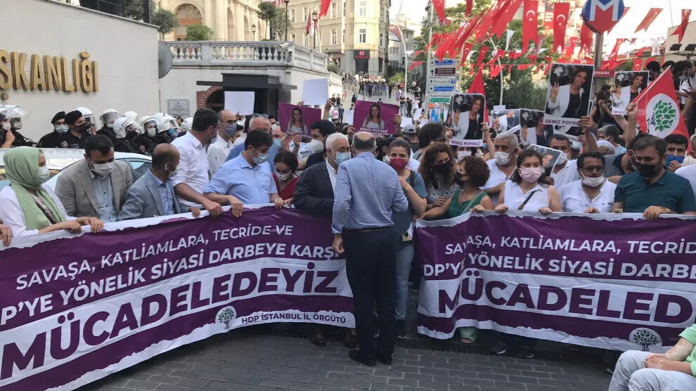 Li Stenbolê bi hezaran kesan tecrîd û êrişên dagirker şermezar kirin