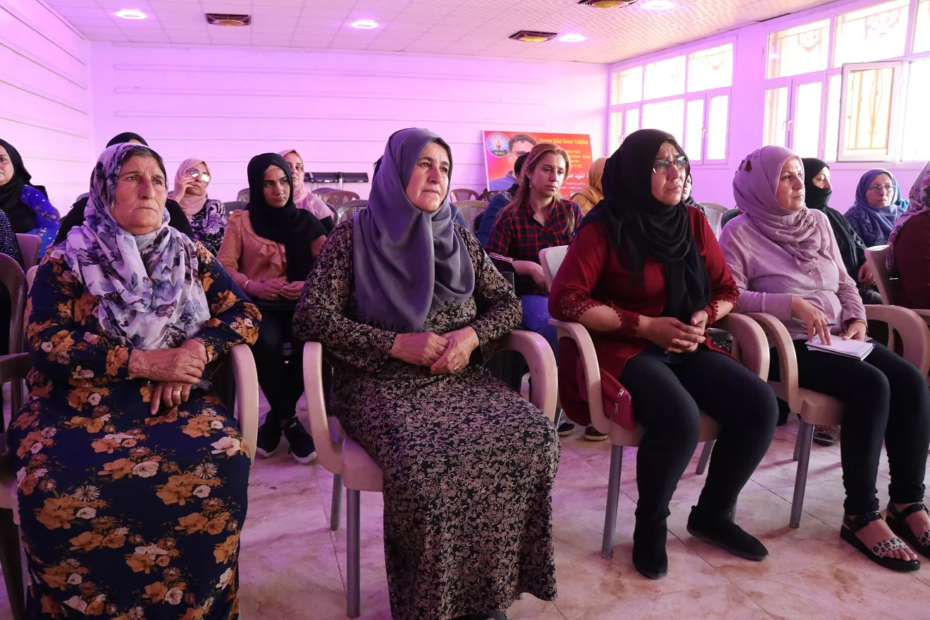 Rêveberiya Jinan a Meclisa Malbatên Şehîdan dewreya perwerdehiyê bi dawî kir