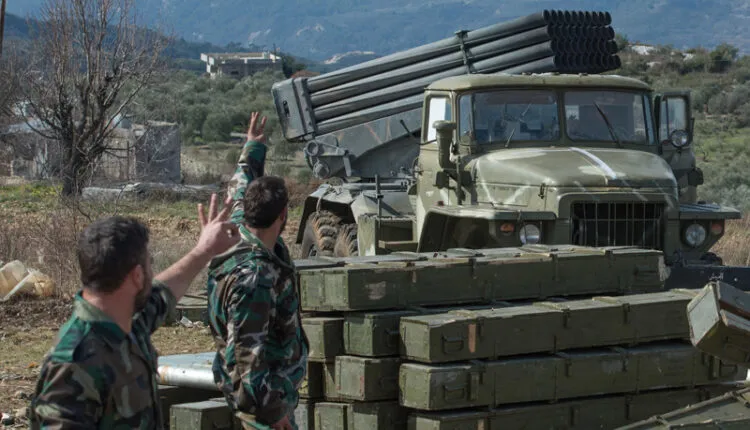 Hêzên hikumeta Şamê êrişên xwe li dijî herêmên "bêçek" zêde kirin