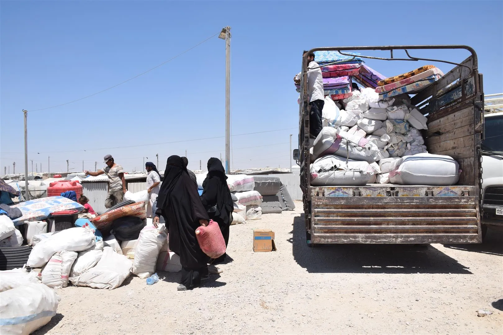299 koçberên din ji kampa Holê derketin