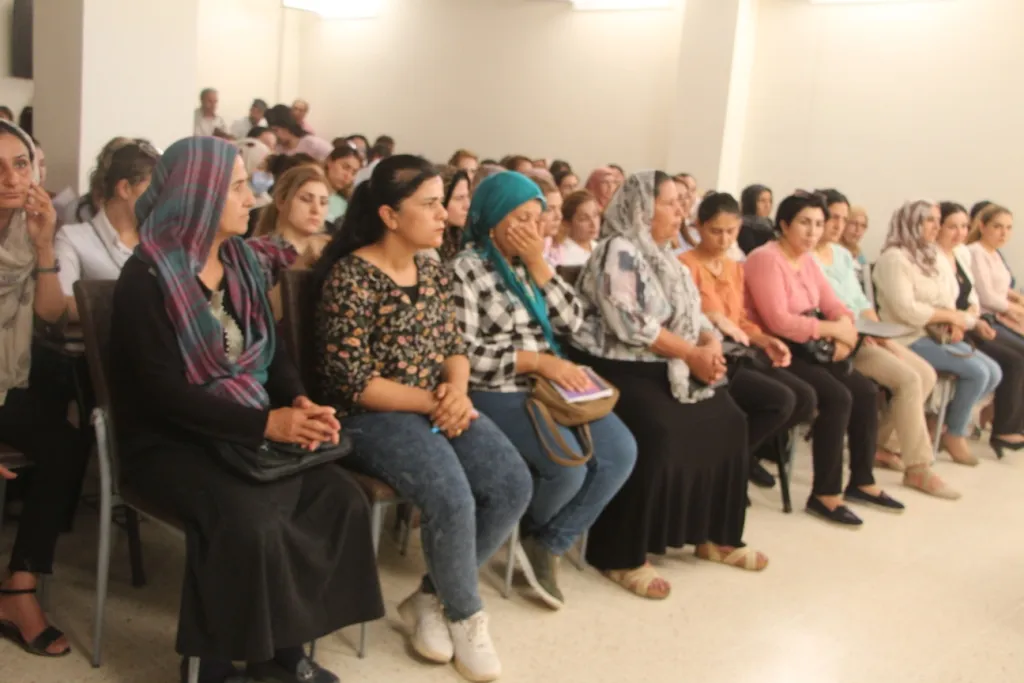 Navenda Jineolojiyê ya Kobanê civînek  li ser xwekuştinê li dar xist