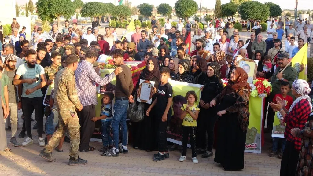 Şehîd Seyf bi merasîmekê li Hesekê hate veşartin
