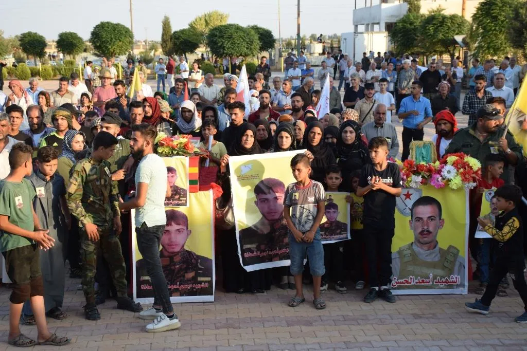 Şehîd Seyf bi merasîmekê li Hesekê hate veşartin