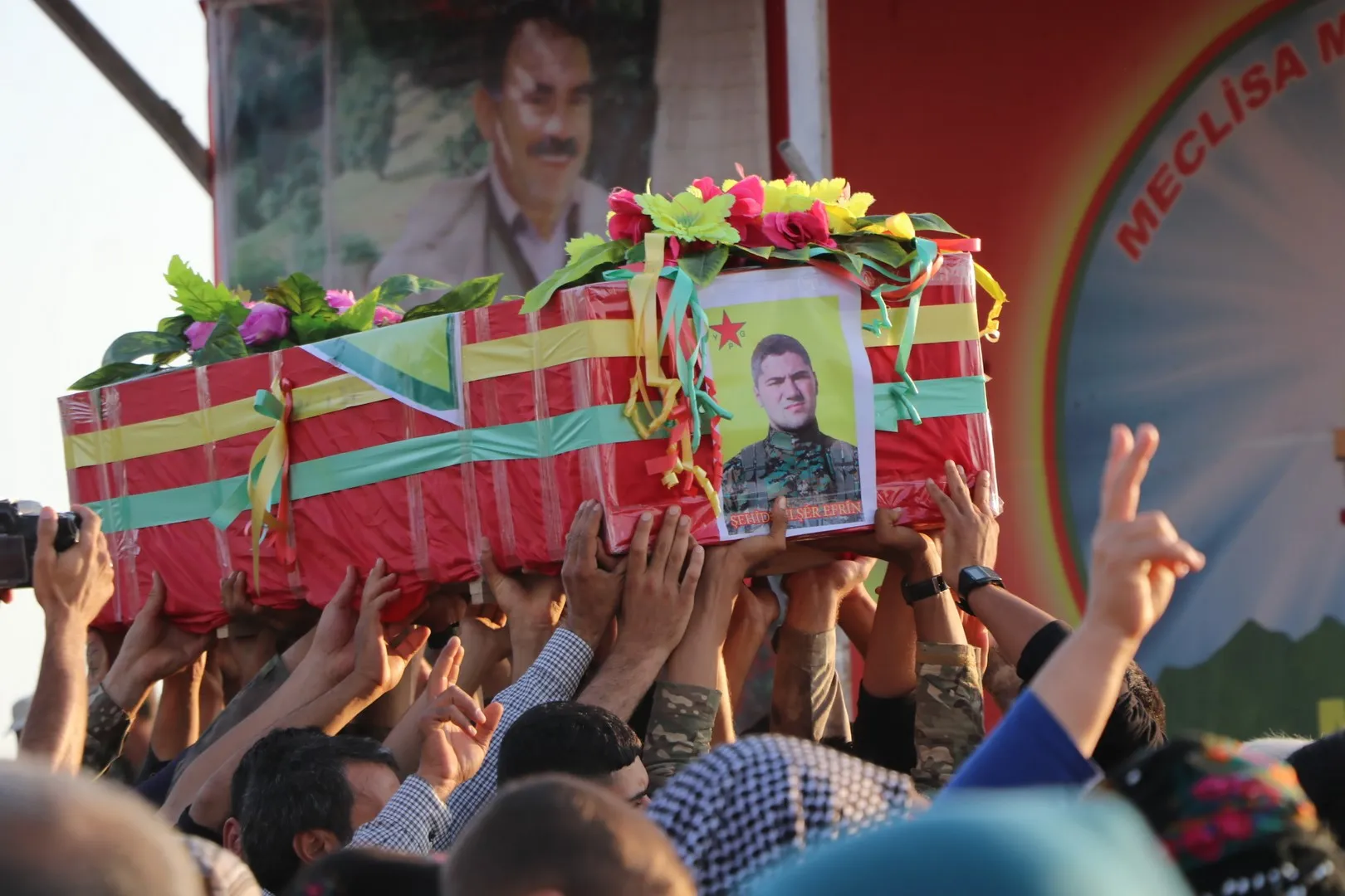 Şêniyên Efrînê cenazeyê Dilşêr Efrîn veşart