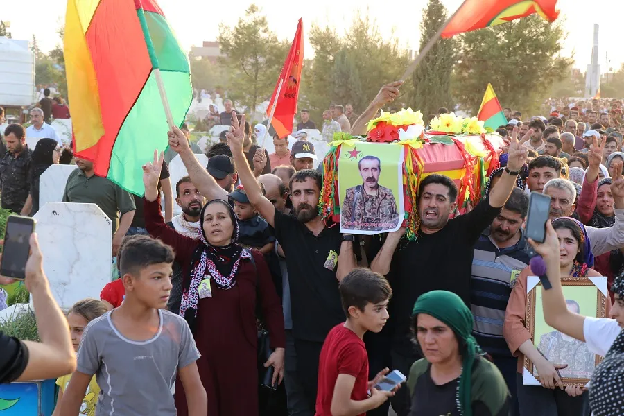 ​​​​​​​Bi merasîmekê şehîd Mezlûm Serhed spartin axê