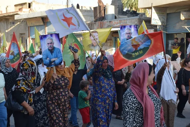 Şêniyên Amûdê bi meşekê Berxwedana şehîdên 14`ê Tîrmehê bi bîr anî