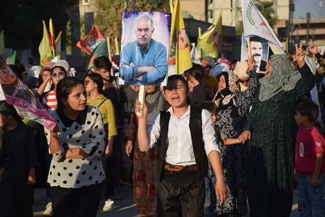 Şêniyên Amûdê bi meşekê Berxwedana şehîdên 14`ê Tîrmehê bi bîr anî